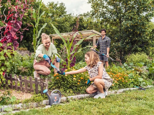 GARDENA set taking Responsibility in bloom