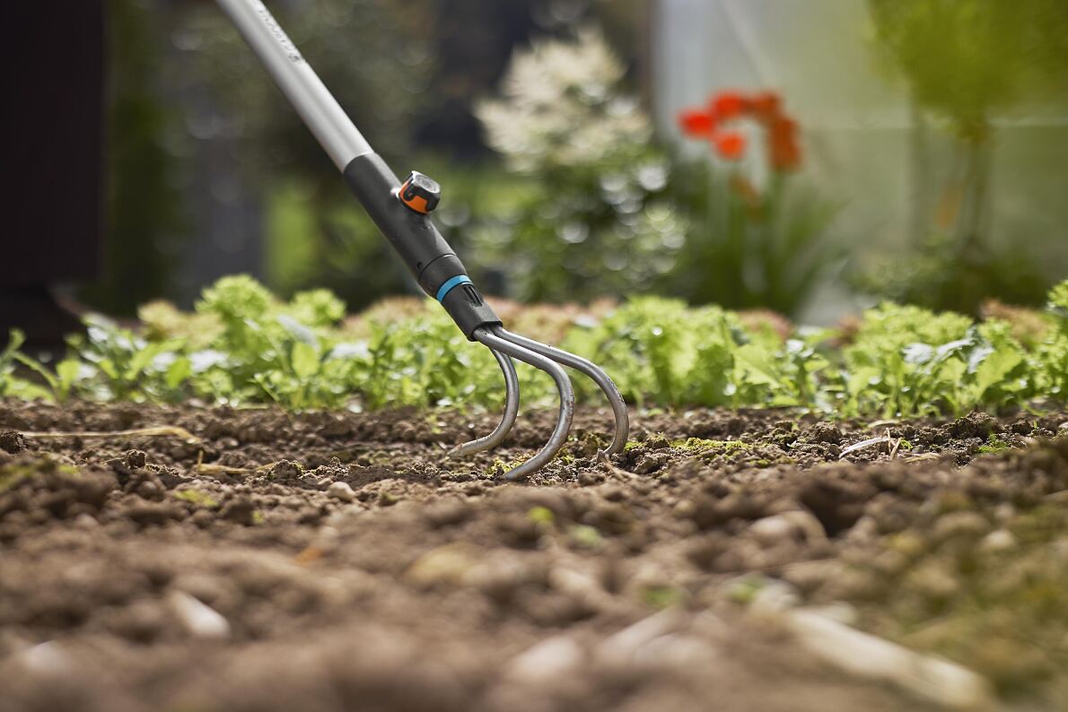 The GARDENA combisystem Grubber 