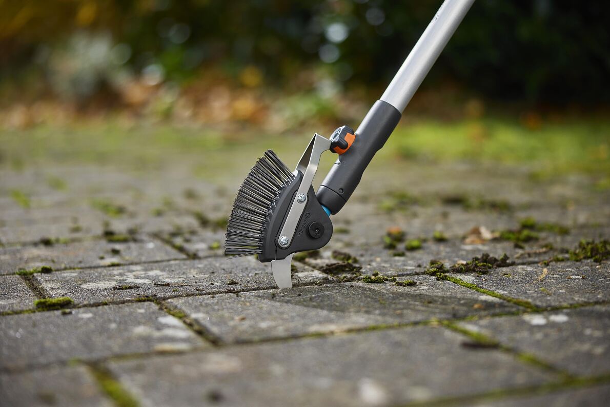 The GARDENA combisystem 3in1 Patio Weeder 