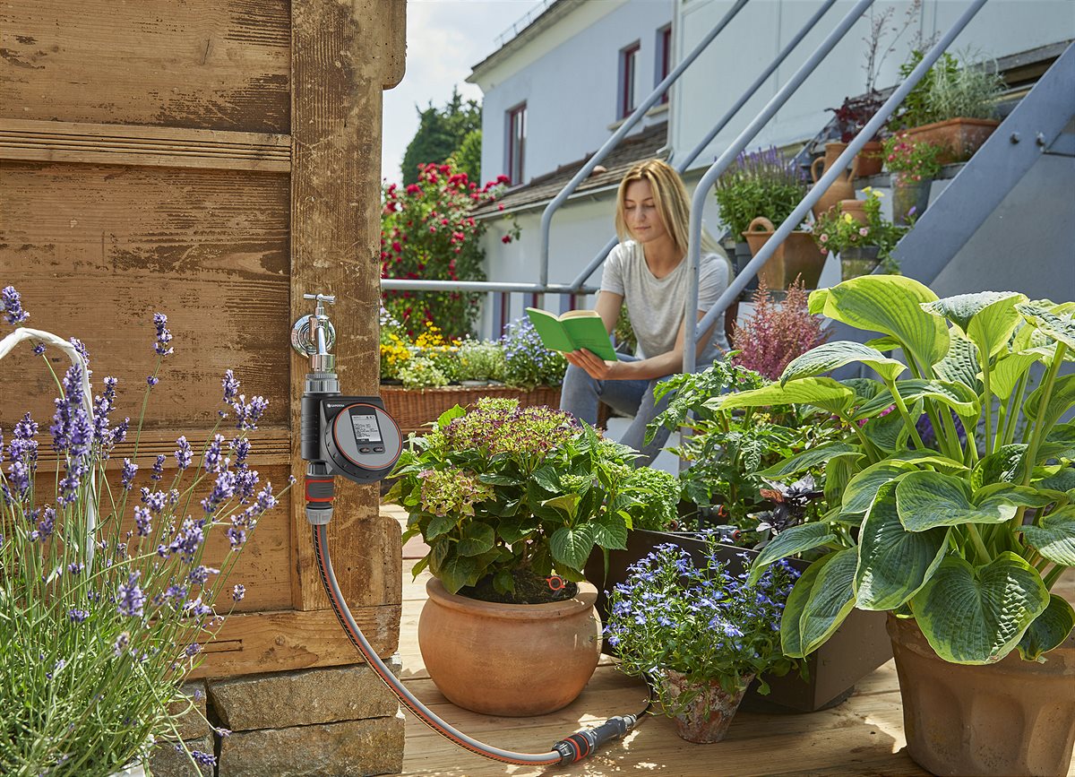 Fully automatic and clever garden irrigation